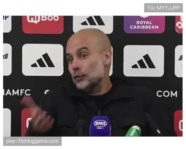 场边趣闻：主教练与第四官员因换人问题发生激烈讨论